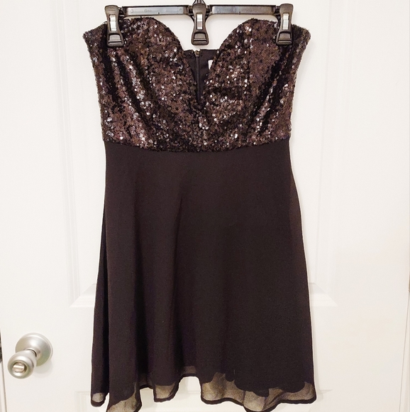 Tobi Sequin Strapless Dress - Picture 1 of 4